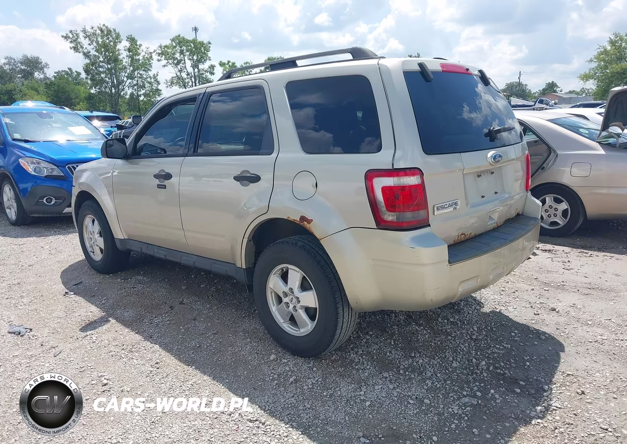 2011 Ford Escape Xlt VIN:1FMCU0D75BKA26086 - 3