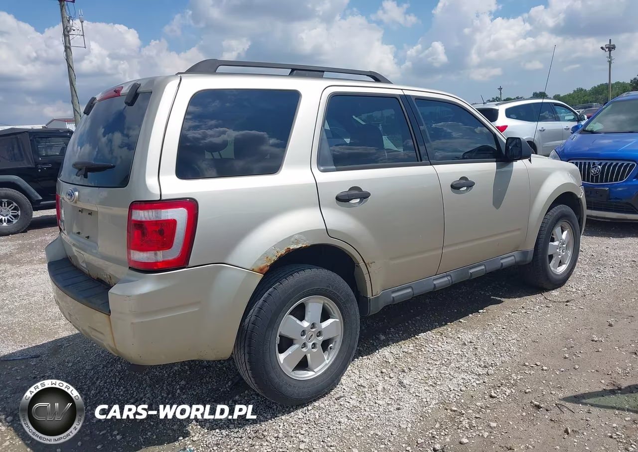 2011 Ford Escape Xlt VIN:1FMCU0D75BKA26086 - 4
