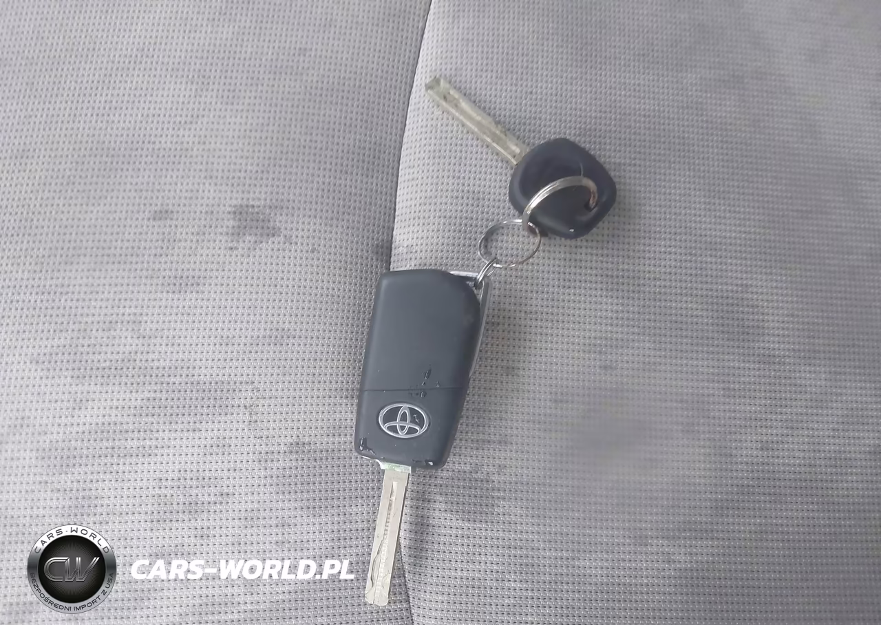 2020 Toyota Corolla Le VIN:JTDEPRAE4LJ093507 - 11