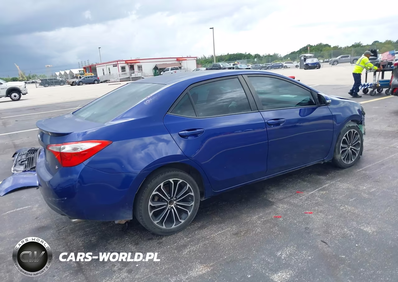 2015 Toyota Corolla S Plus VIN:2T1BURHE3FC296857 - 4