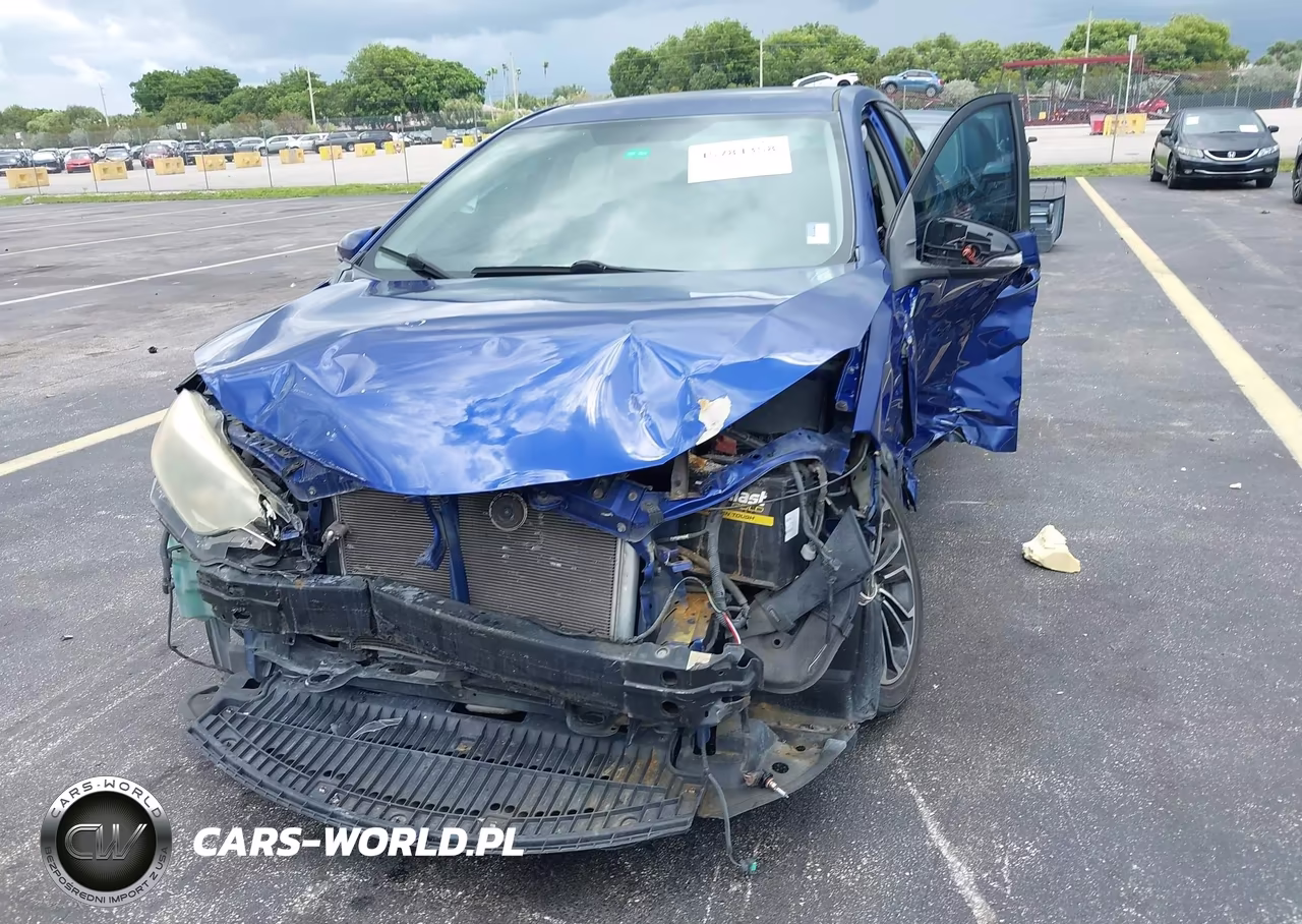 2015 Toyota Corolla S Plus VIN:2T1BURHE3FC296857 - 6
