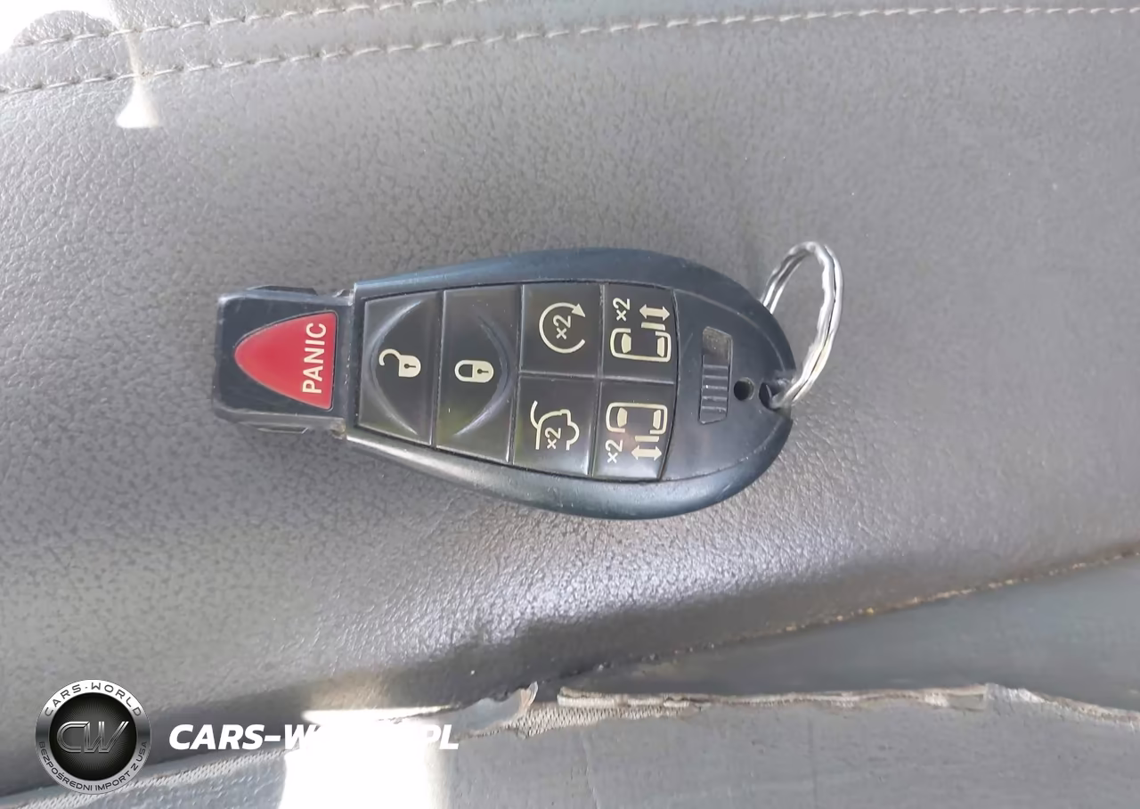 2008 Chrysler Town & Country Touring VIN:2A8HR54P38R833766 - 11