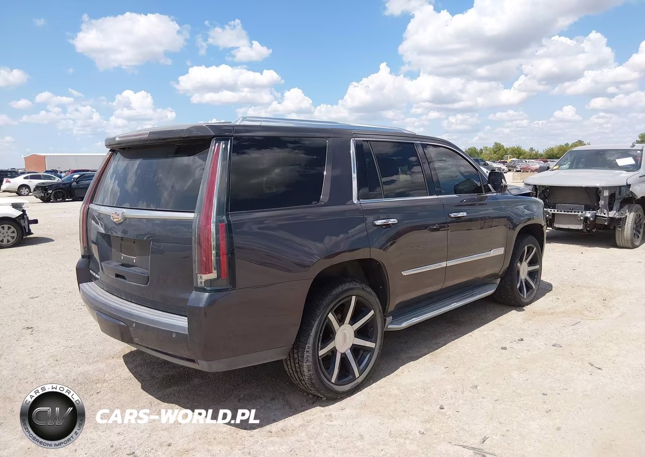 2015 Cadillac Escalade Luxury VIN:1GYS4MKJ8FR564956 - 4