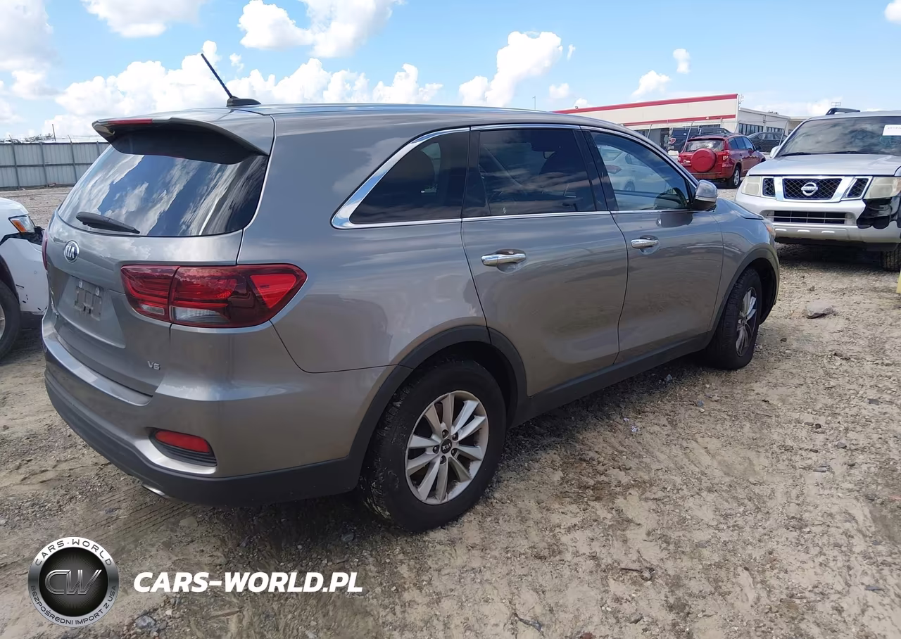 2019 Kia Sorento 3.3L Lx VIN:5XYPG4A55KG537570 - 4