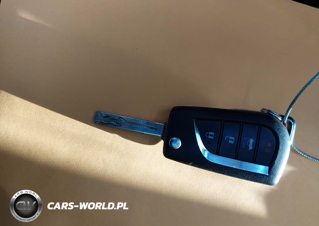 2021 Toyota Corolla Le VIN:JTDEPMAE7MJ176269 - 11
