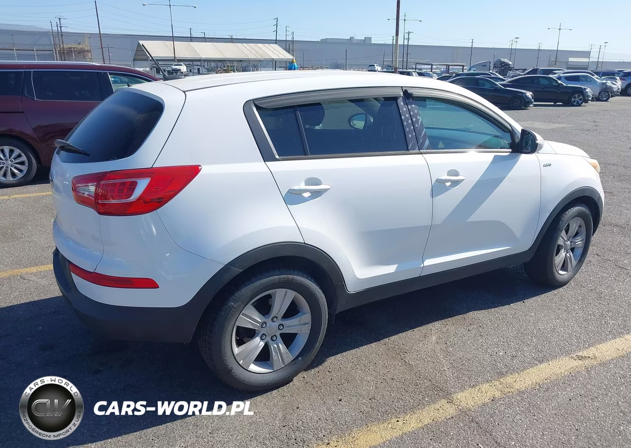 2013 Kia Sportage Lx VIN:KNDPBCA22D7449557 - 4