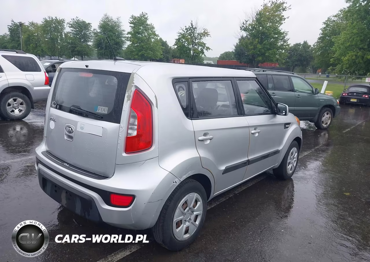 2013 Kia Soul VIN:KNDJT2A58D7488452 - 4