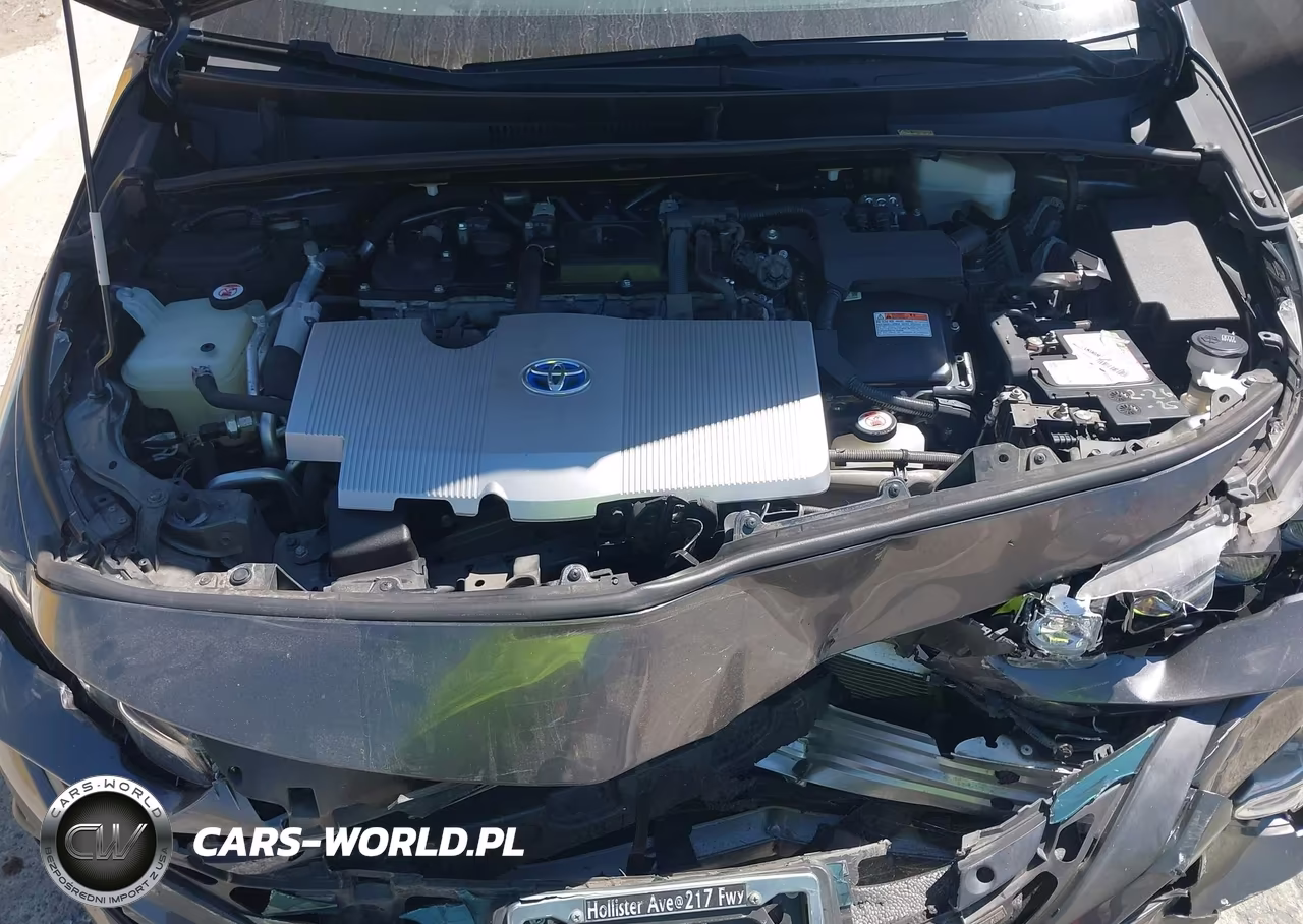 2017 Toyota Prius Prime Advanced VIN:JTDKARFP8H3021025 - 10