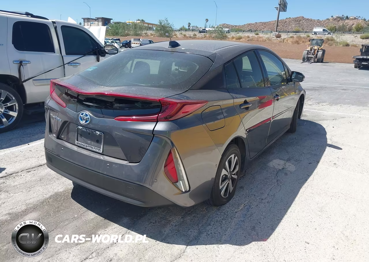 2017 Toyota Prius Prime Advanced VIN:JTDKARFP8H3021025 - 4