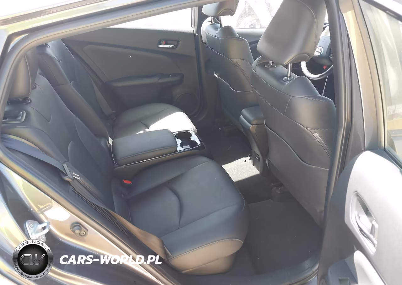 2017 Toyota Prius Prime Advanced VIN:JTDKARFP8H3021025 - 8
