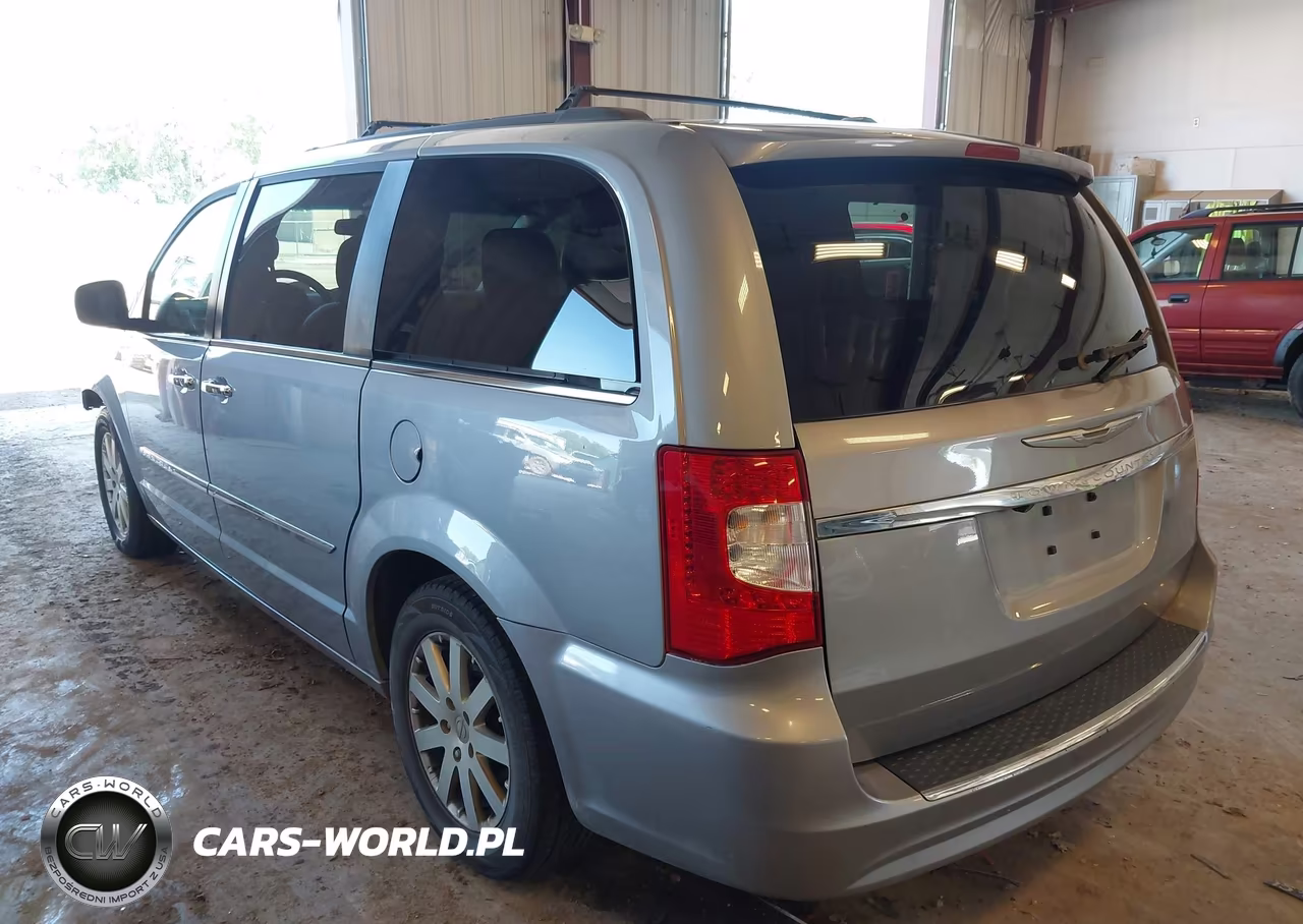2015 Chrysler Town & Country Touring VIN:2C4RC1BGXFR562890 - 3
