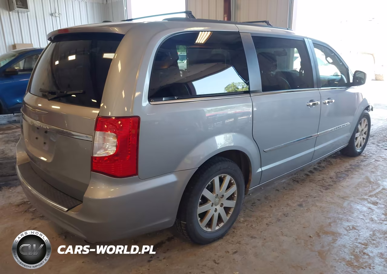 2015 Chrysler Town & Country Touring VIN:2C4RC1BGXFR562890 - 4