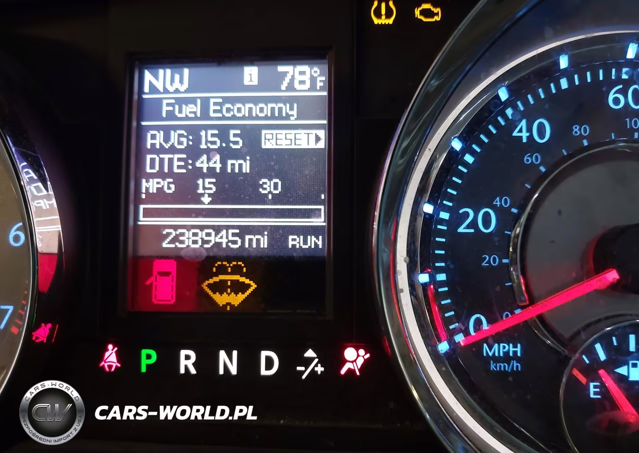2015 Chrysler Town & Country Touring VIN:2C4RC1BGXFR562890 - 7