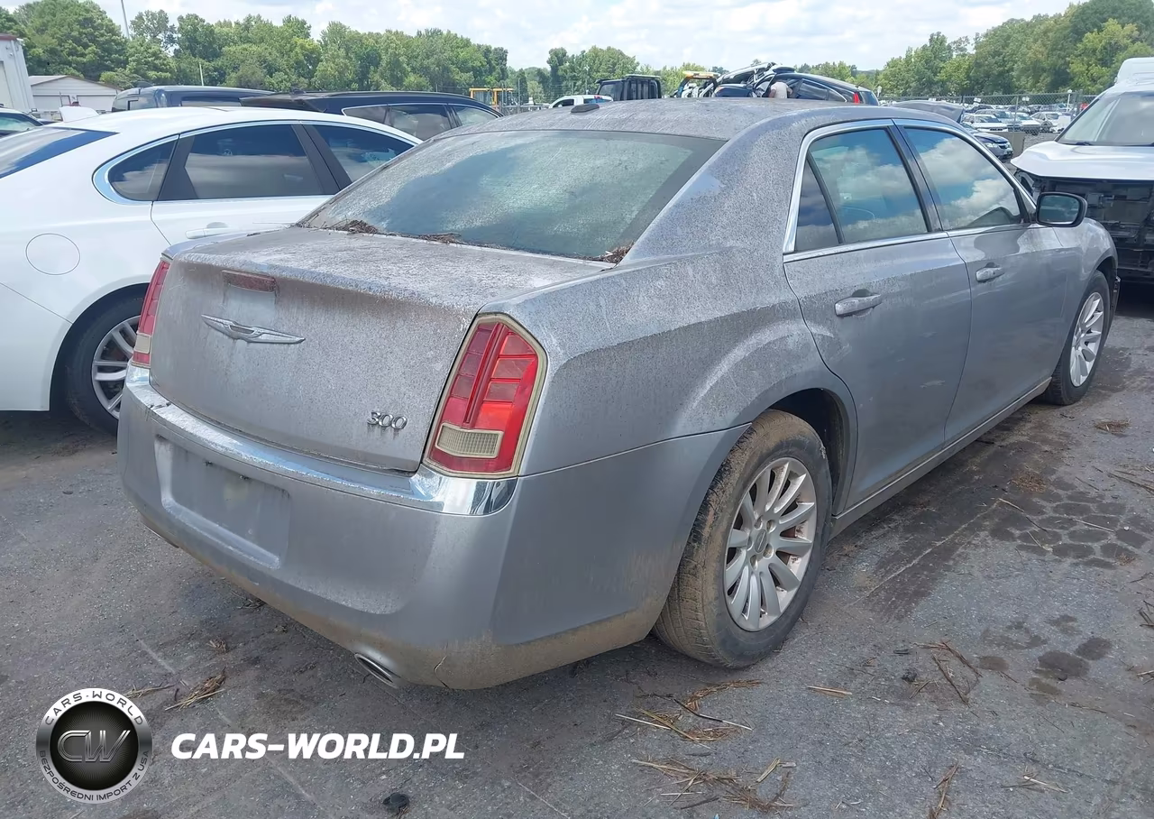2013 Chrysler 300 Motown VIN:2C3CCAAG6DH707437 - 4