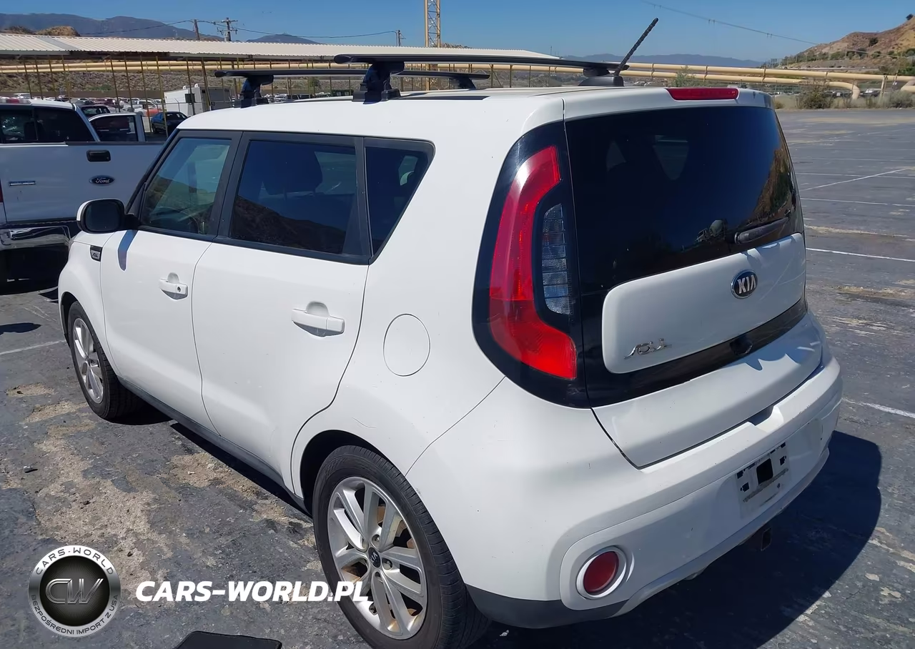 2017 Kia Soul + VIN:KNDJP3A52H7493047 - 3