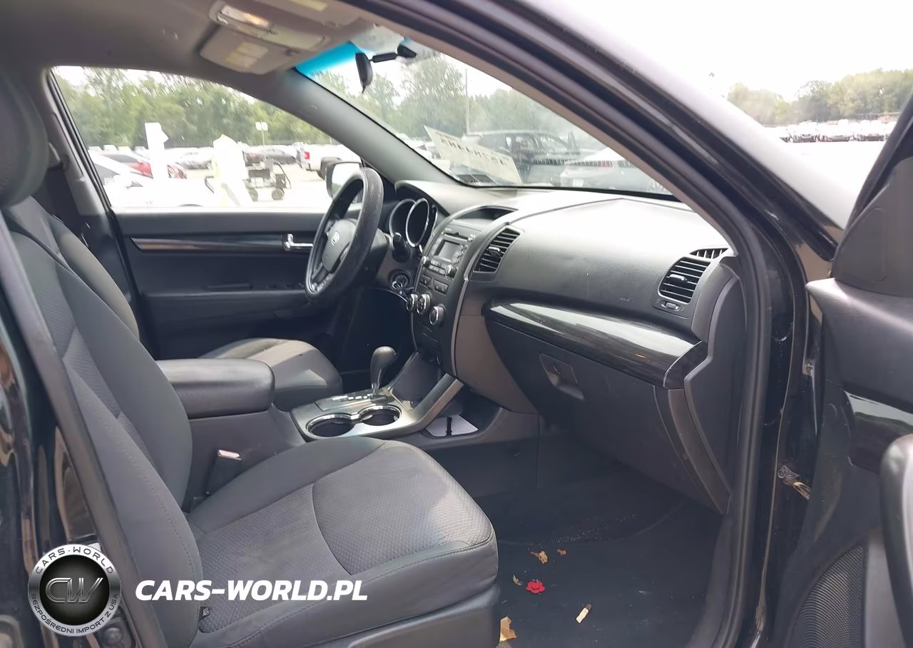 2012 Kia Sorento Lx VIN:5XYKT3A10CG285743 - 5