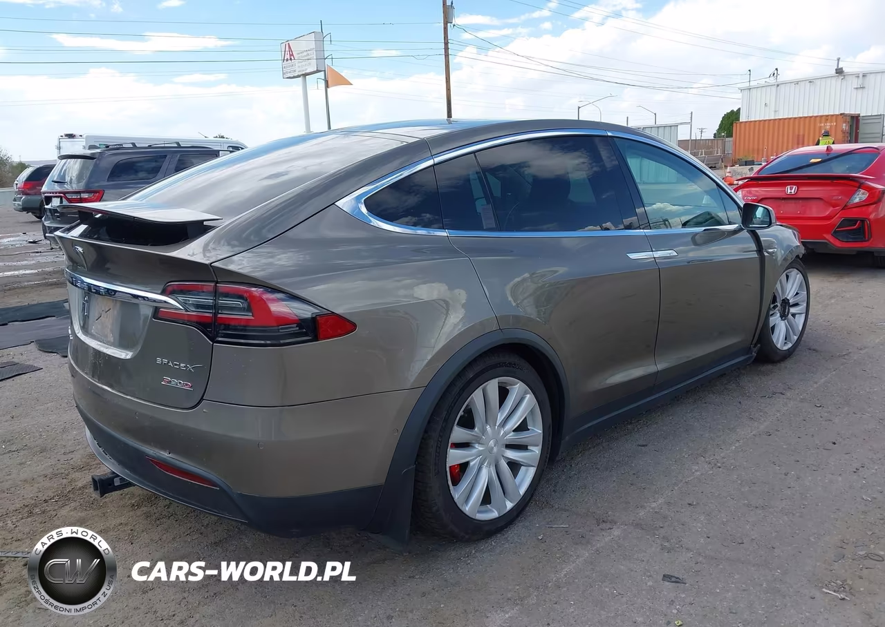 2016 Tesla Model X 75D-P100D-P90D VIN:5YJXCBE4XGF002993 - 4