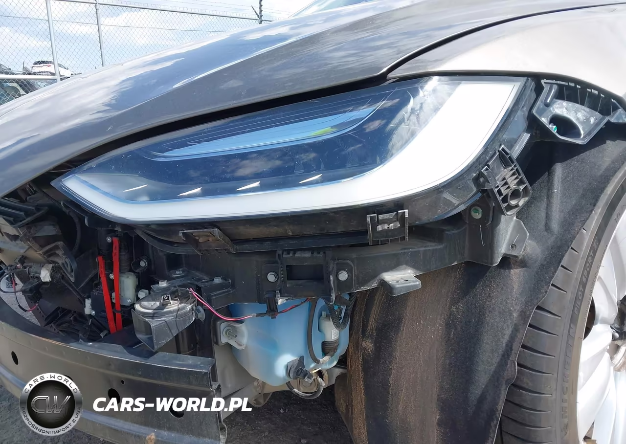 2016 Tesla Model X 75D-P100D-P90D VIN:5YJXCBE4XGF002993 - 6