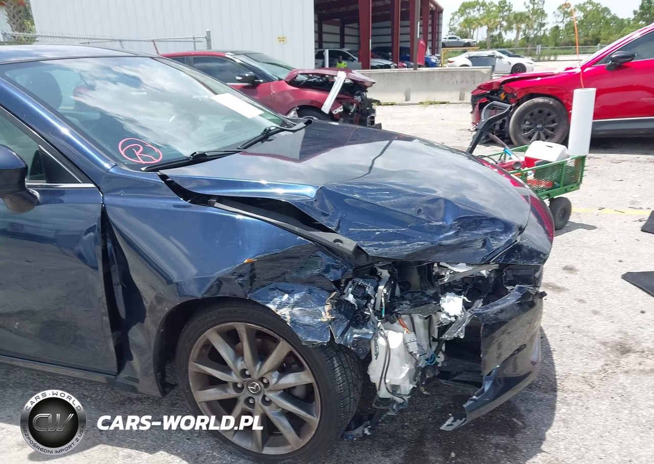 2018 Mazda Mazda3 Grand Touring VIN:3MZBN1M31JM259192 - 6