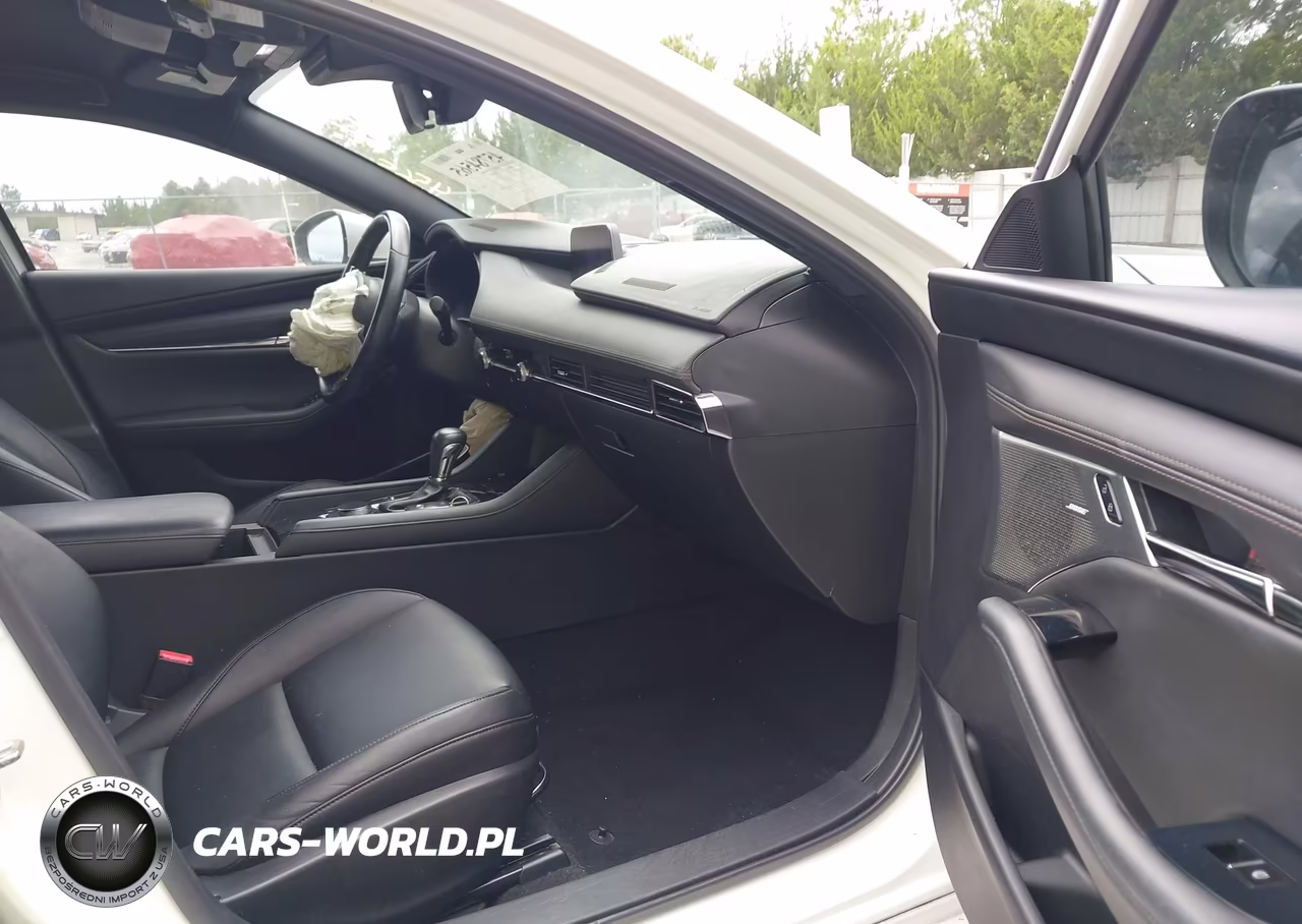 2019 Mazda Mazda3 Preferred Package VIN:JM1BPBMMXK1127218 - 5