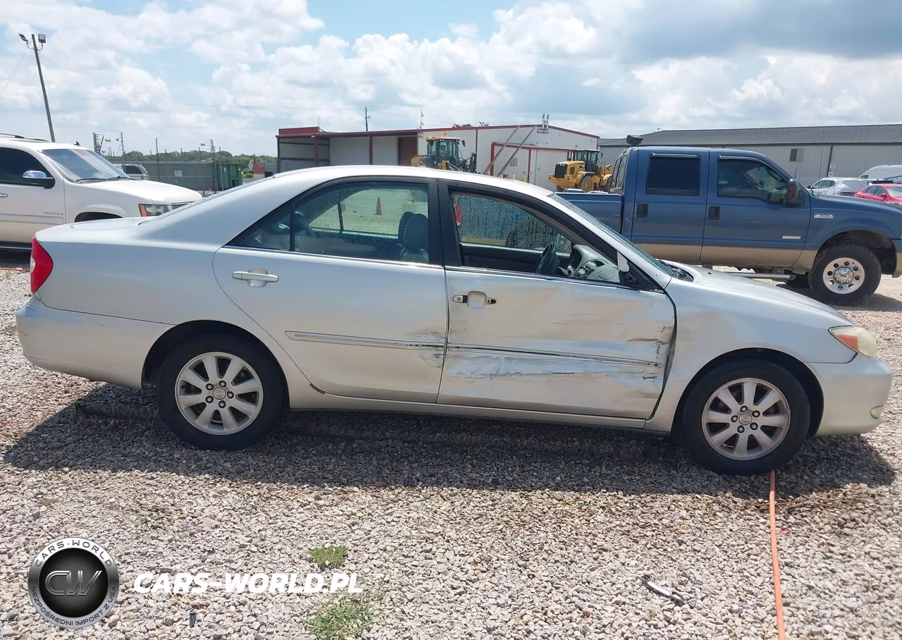 2003 Toyota Camry Xle VIN:4T1BE32KX3U260280 - 13