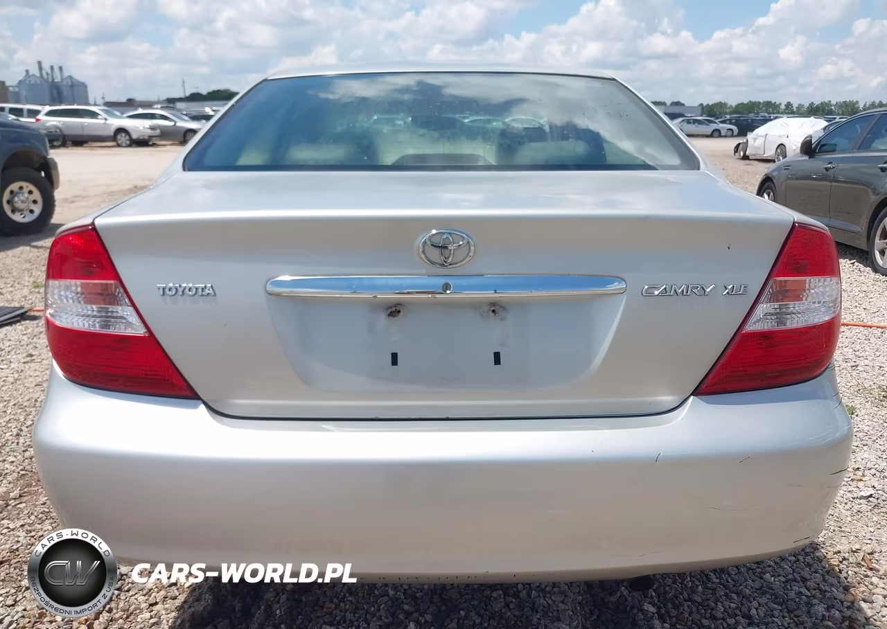 2003 Toyota Camry Xle VIN:4T1BE32KX3U260280 - 16