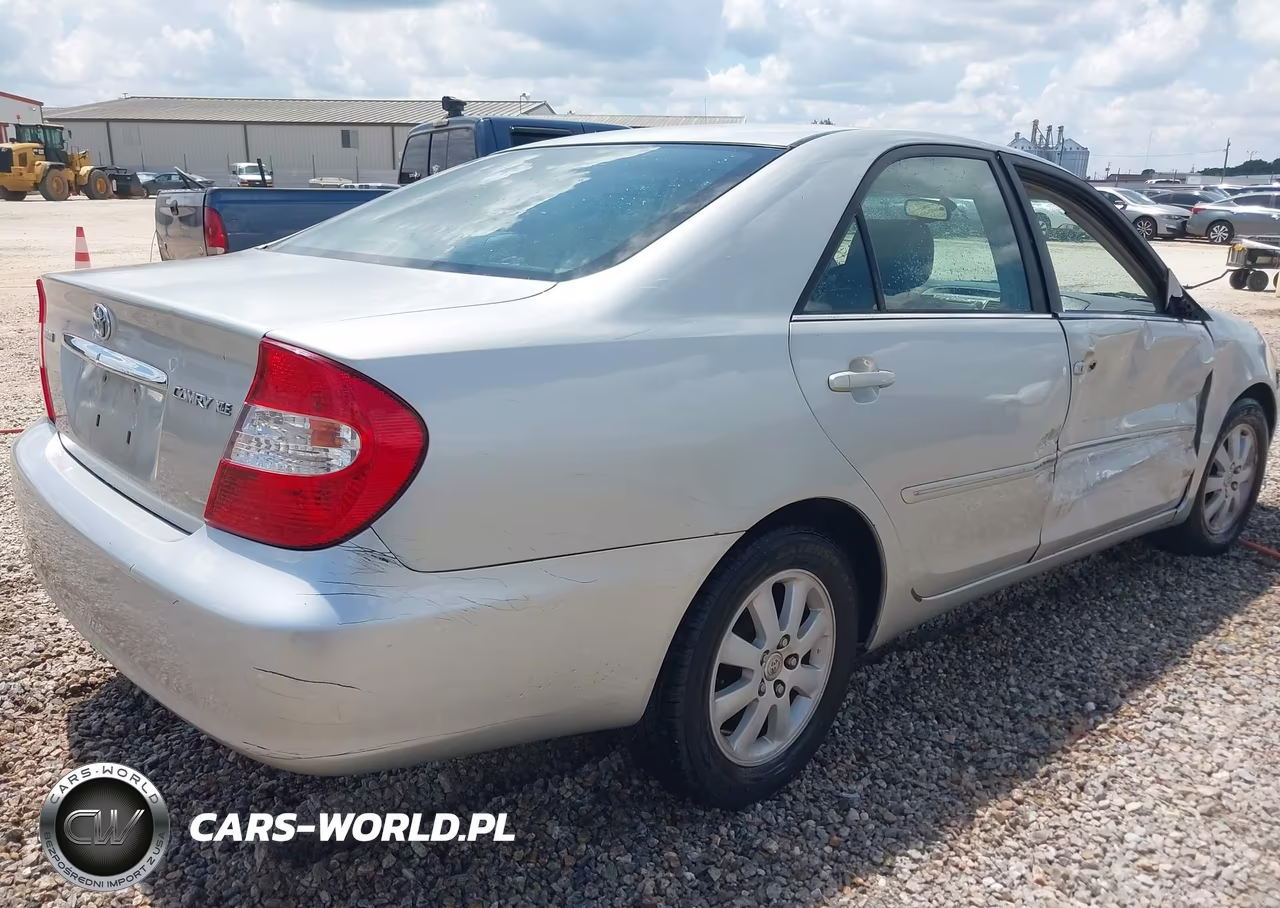 2003 Toyota Camry Xle VIN:4T1BE32KX3U260280 - 4