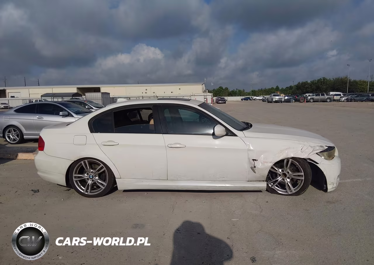 2011 BMW 328I VIN:WBAPH7G57BNN04209 - 13