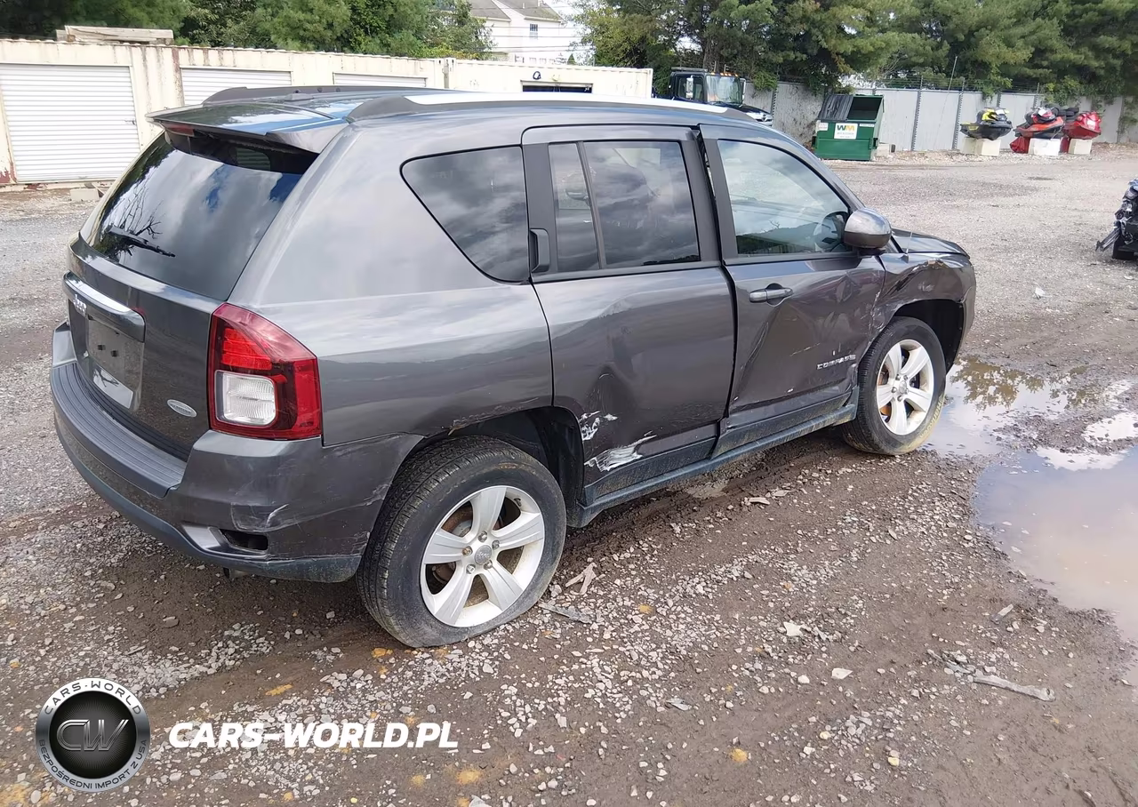 2016 Jeep Compass Latitude VIN:1C4NJDEB1GD785667 - 4