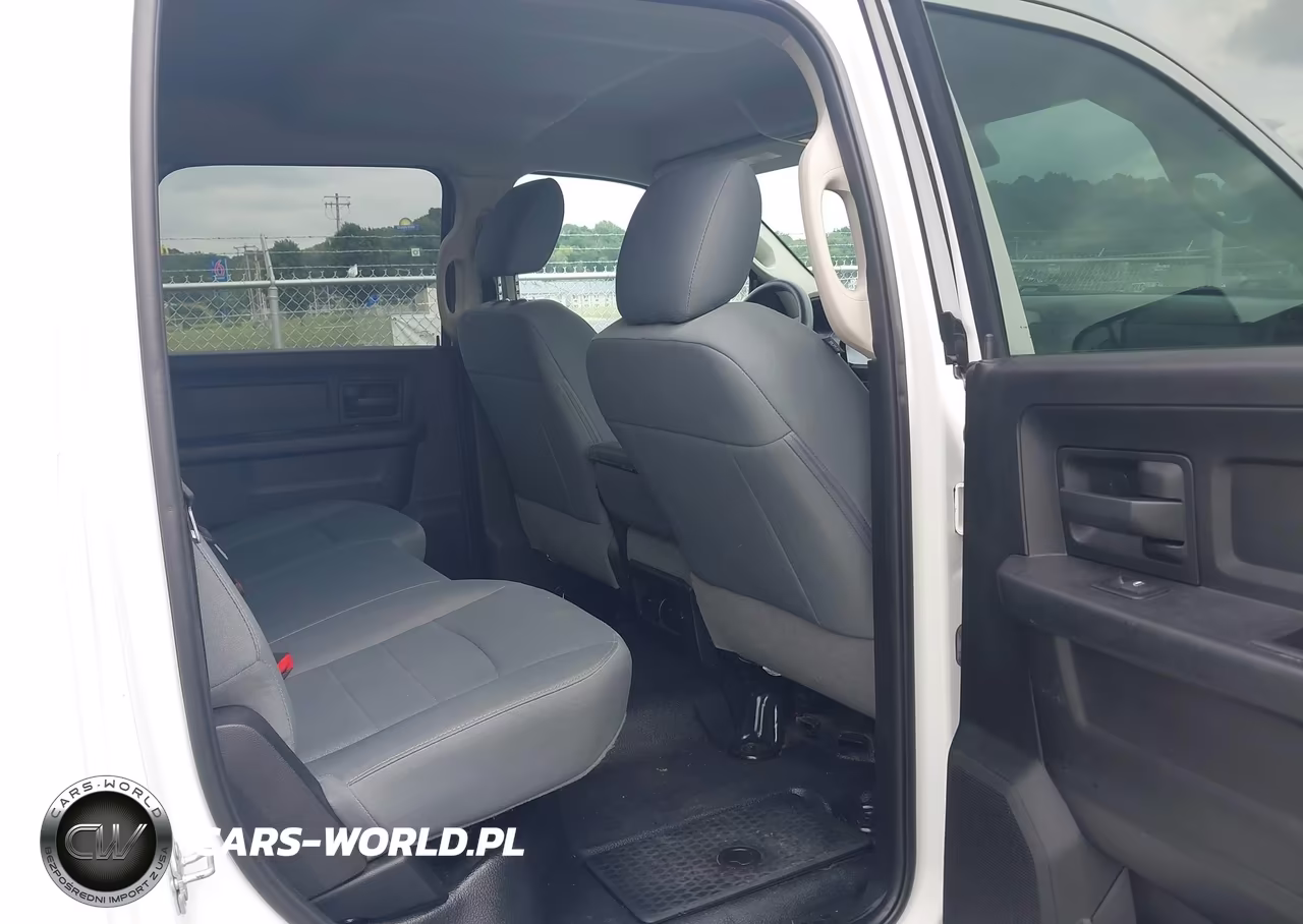 2017 Ram 3500 Tradesman 4X4 8' Box VIN:3C63R3GL2HG762331 - 7