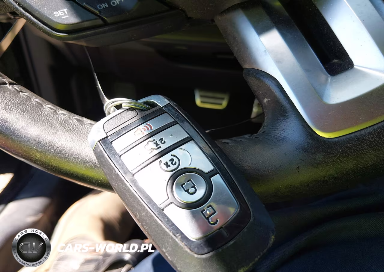 2018 Ford Mustang Ecoboost Premium VIN:1FATP8UH4J5136214 - 11