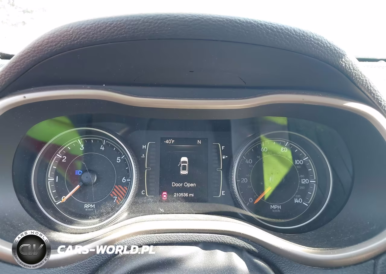 2015 Jeep Cherokee Latitude Altitude VIN:1C4PJLCB4FW781203 - 7