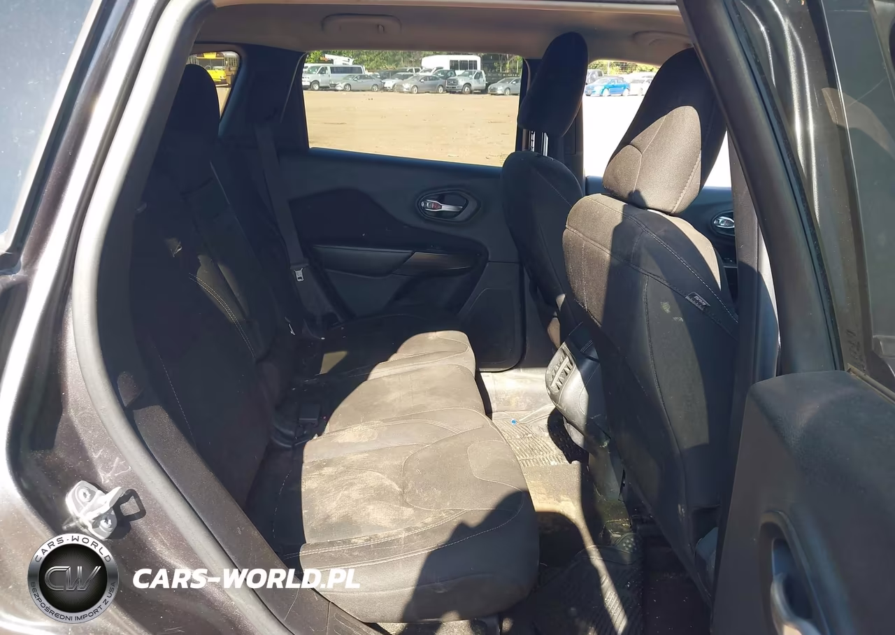 2015 Jeep Cherokee Latitude Altitude VIN:1C4PJLCB4FW781203 - 8