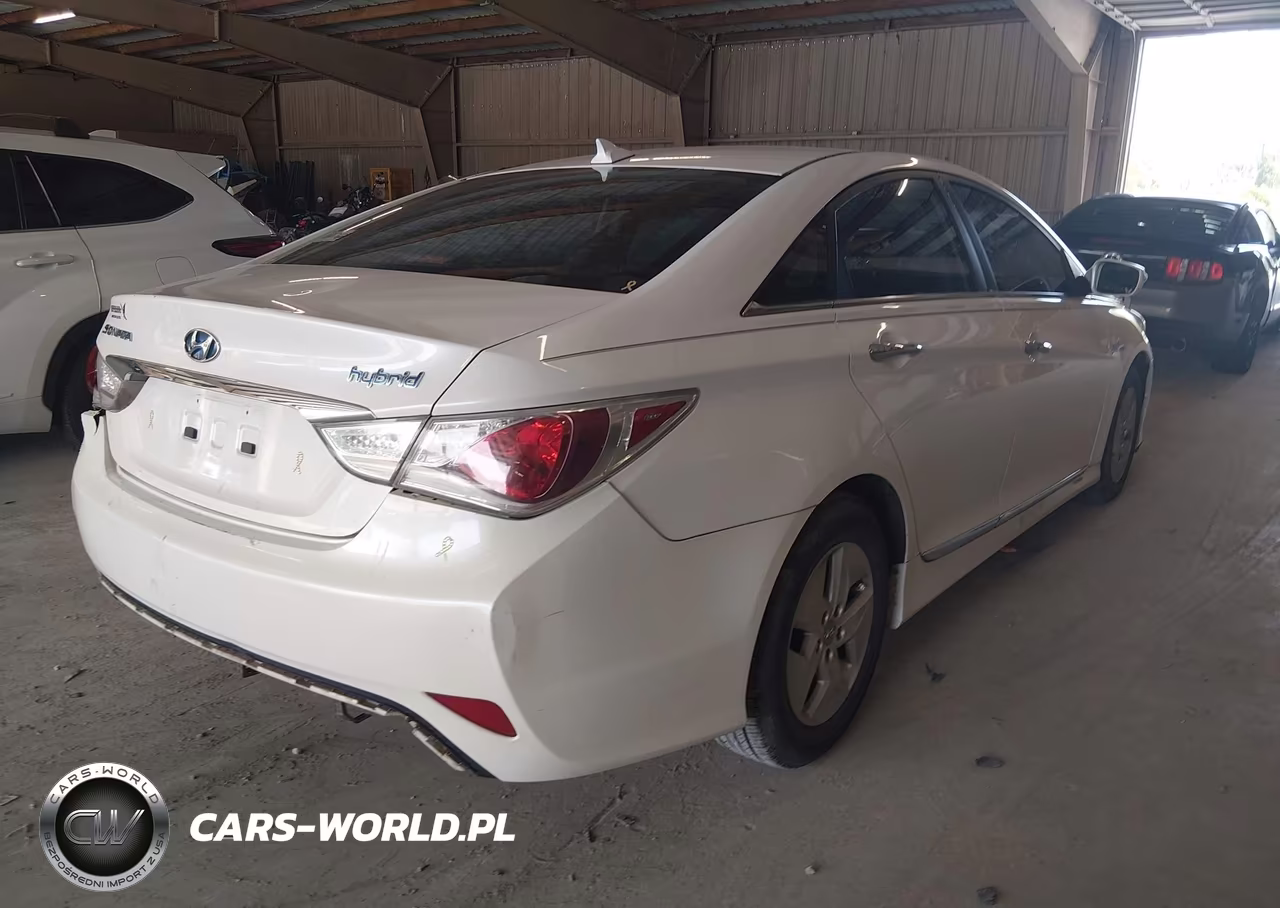 2012 Hyundai Sonata Hybrid VIN:KMHEC4A42CA047837 - 4