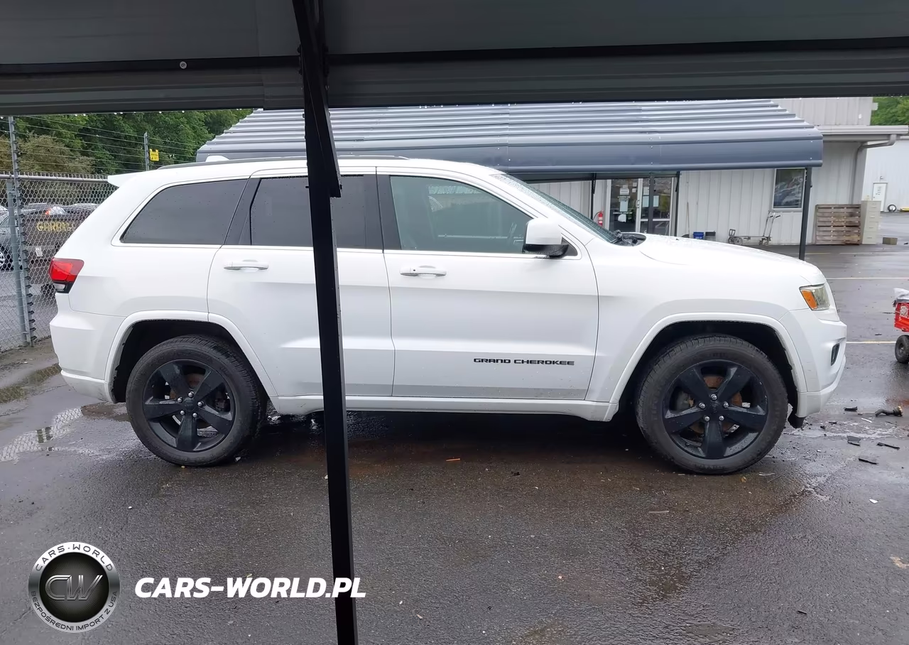 2015 Jeep Grand Cherokee Altitude VIN:1C4RJFAG1FC230012 - 14