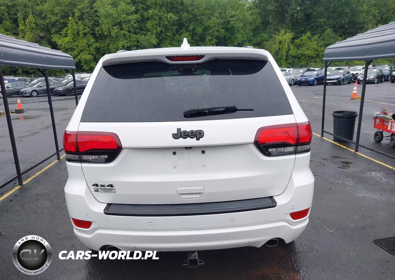 2015 Jeep Grand Cherokee Altitude VIN:1C4RJFAG1FC230012 - 17