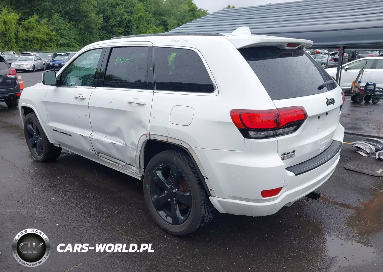2015 Jeep Grand Cherokee Altitude VIN:1C4RJFAG1FC230012 - 3