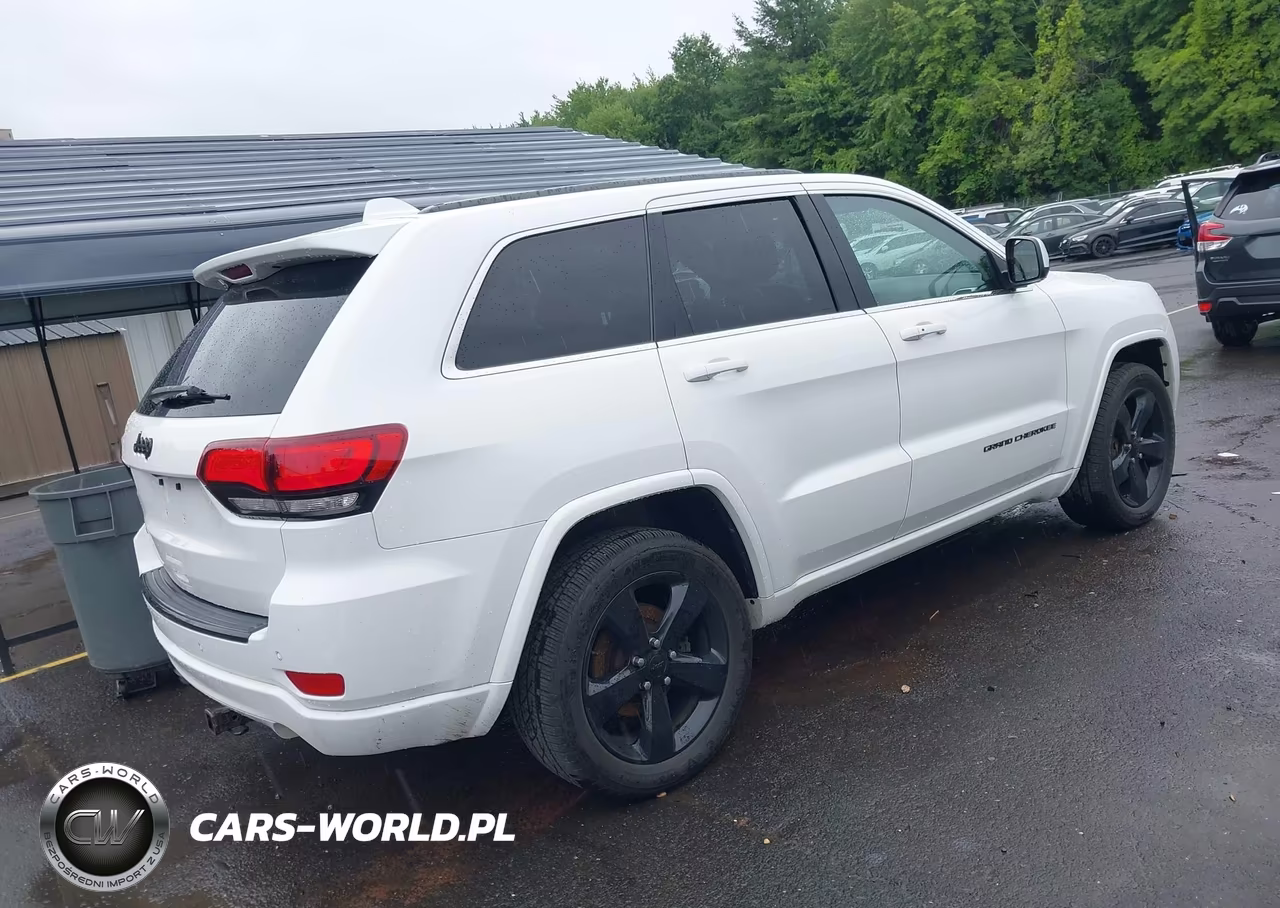 2015 Jeep Grand Cherokee Altitude VIN:1C4RJFAG1FC230012 - 4