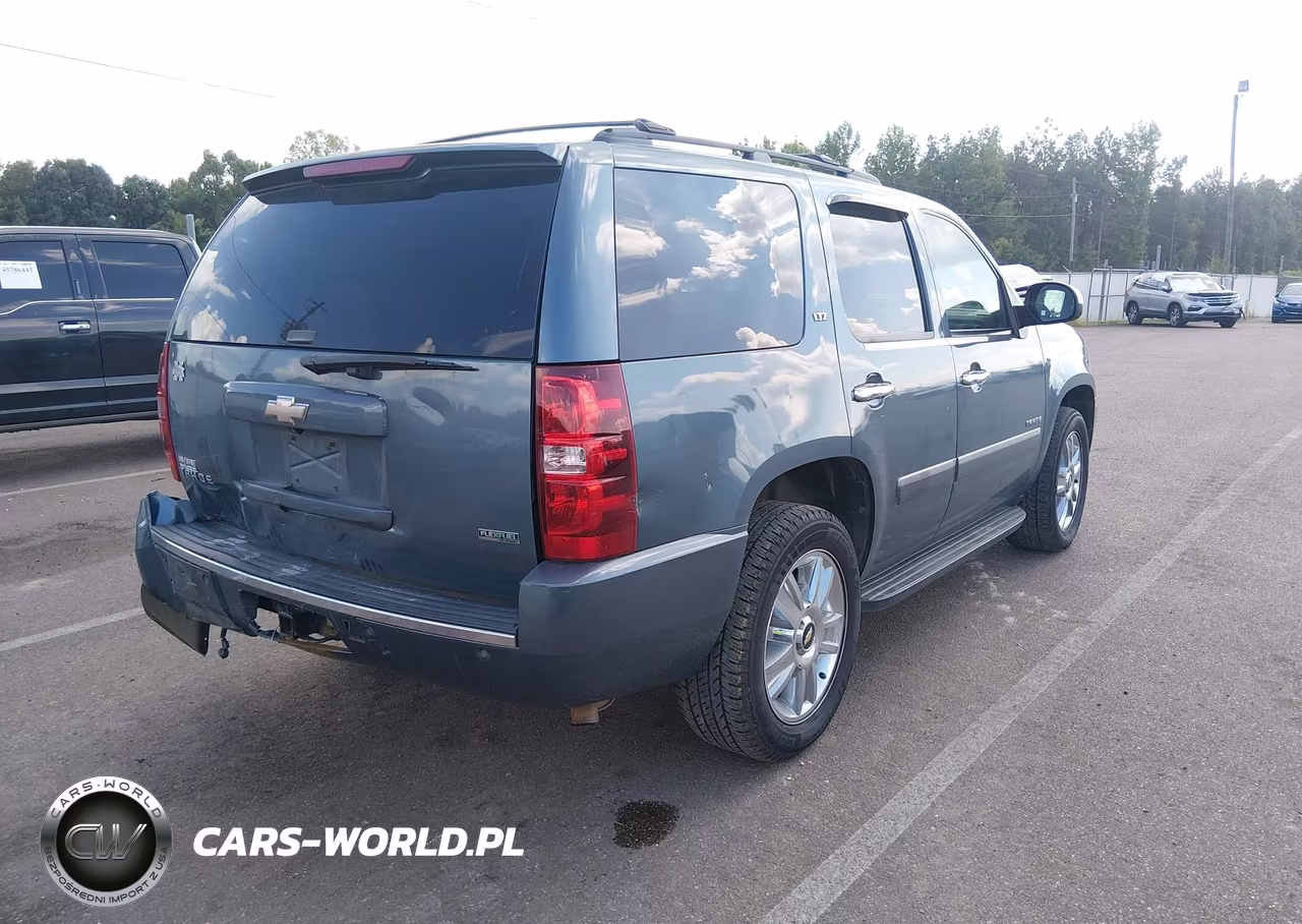 2010 Chevrolet Tahoe Ltz VIN:1GNUKCE02AR114334 - 4