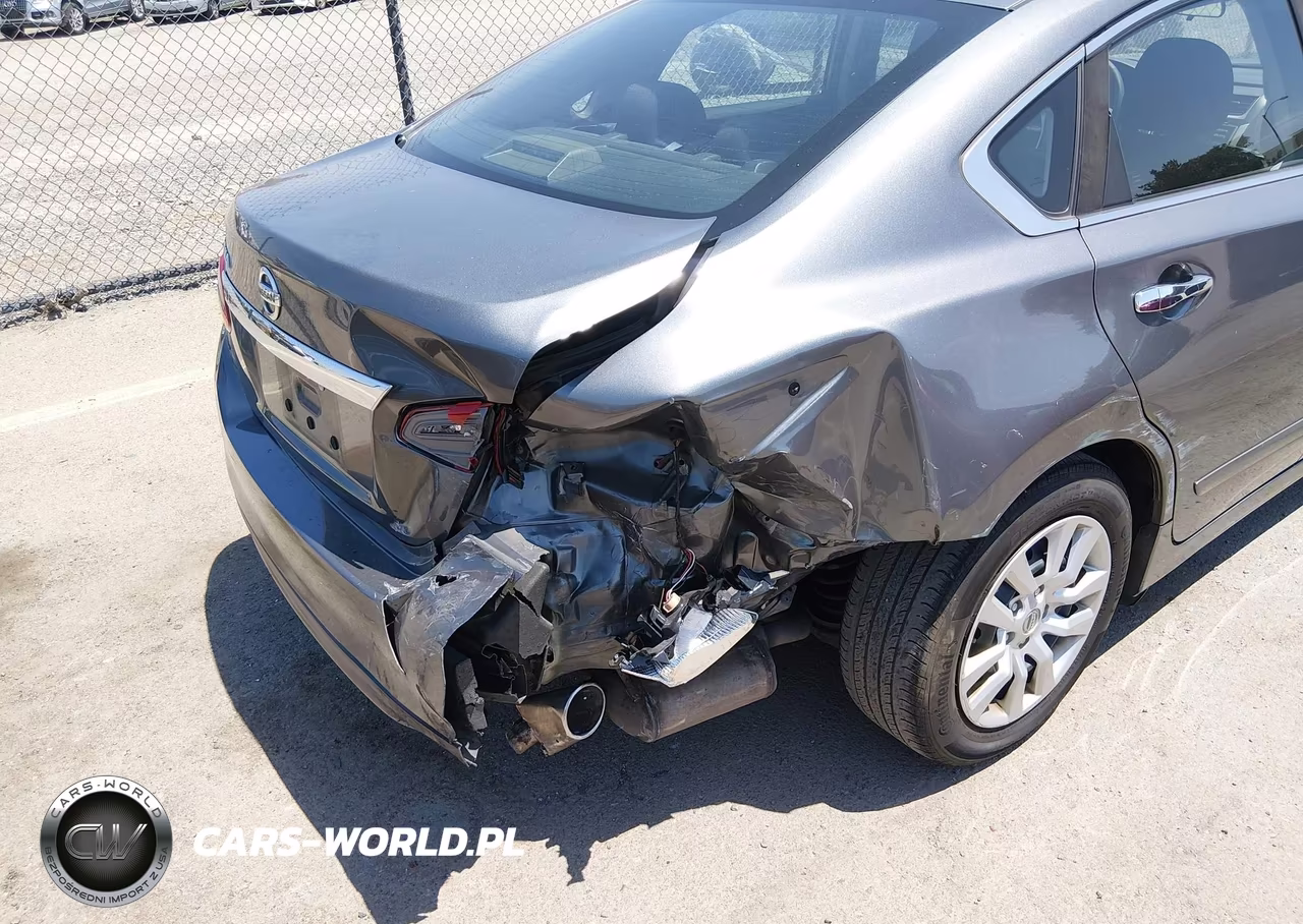 2018 Nissan Altima 2.5 S VIN:1N4AL3AP9JC474009 - 17