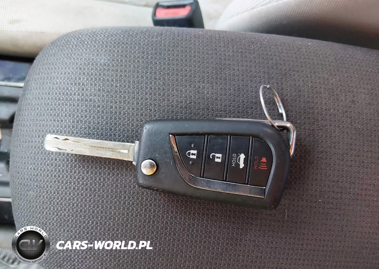 2020 Toyota Corolla Le VIN:5YFEPRAE9LP068064 - 11