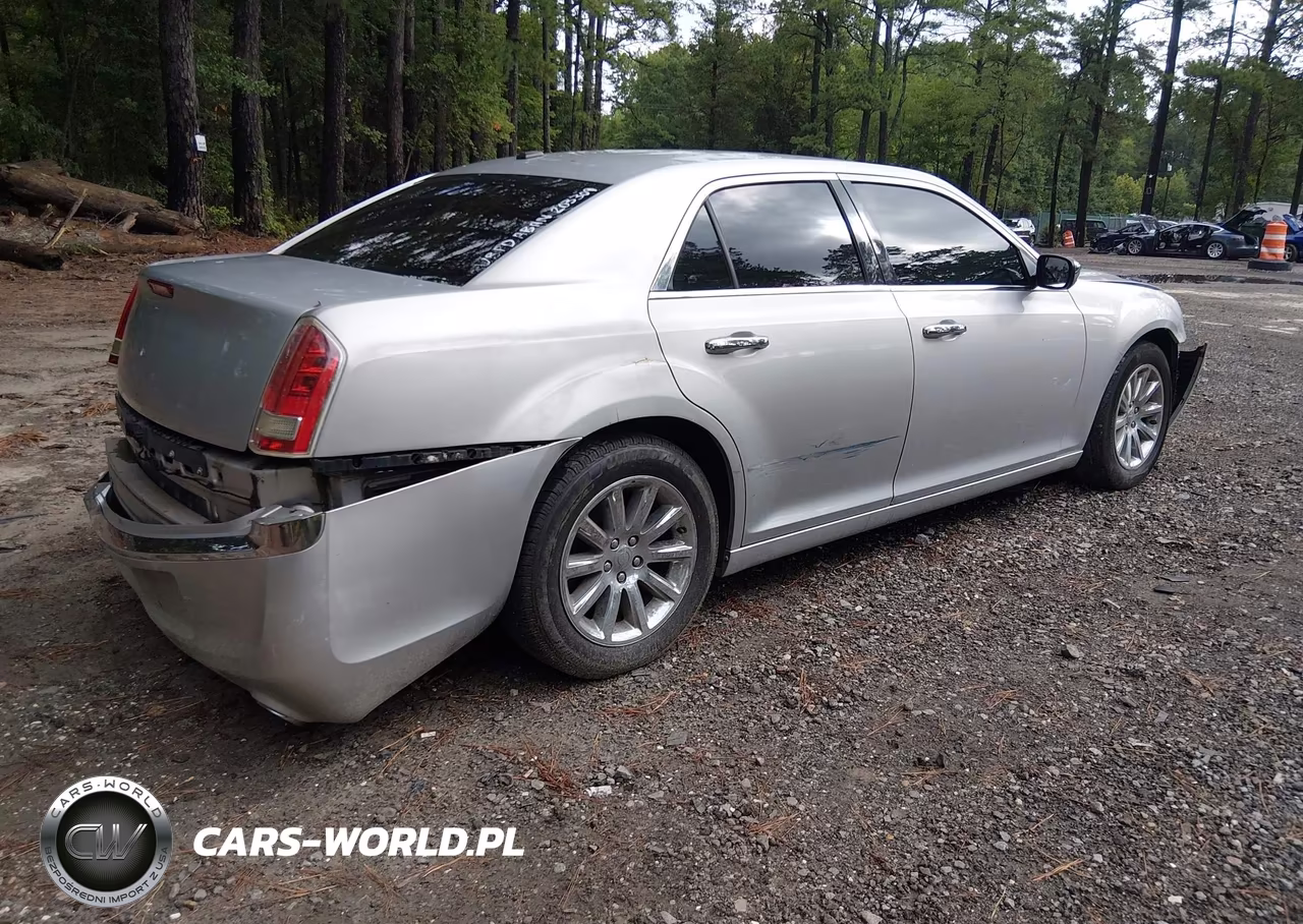 2012 Chrysler 300 Limited VIN:2C3CCACG2CH182047 - 4