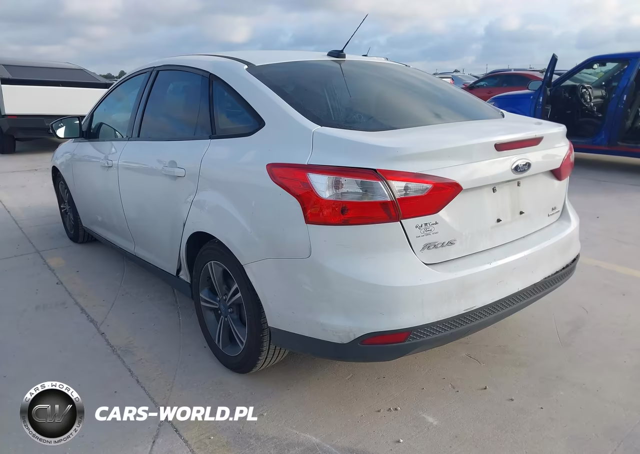 2014 Ford Focus Se VIN:1FADP3F23EL196096 - 3
