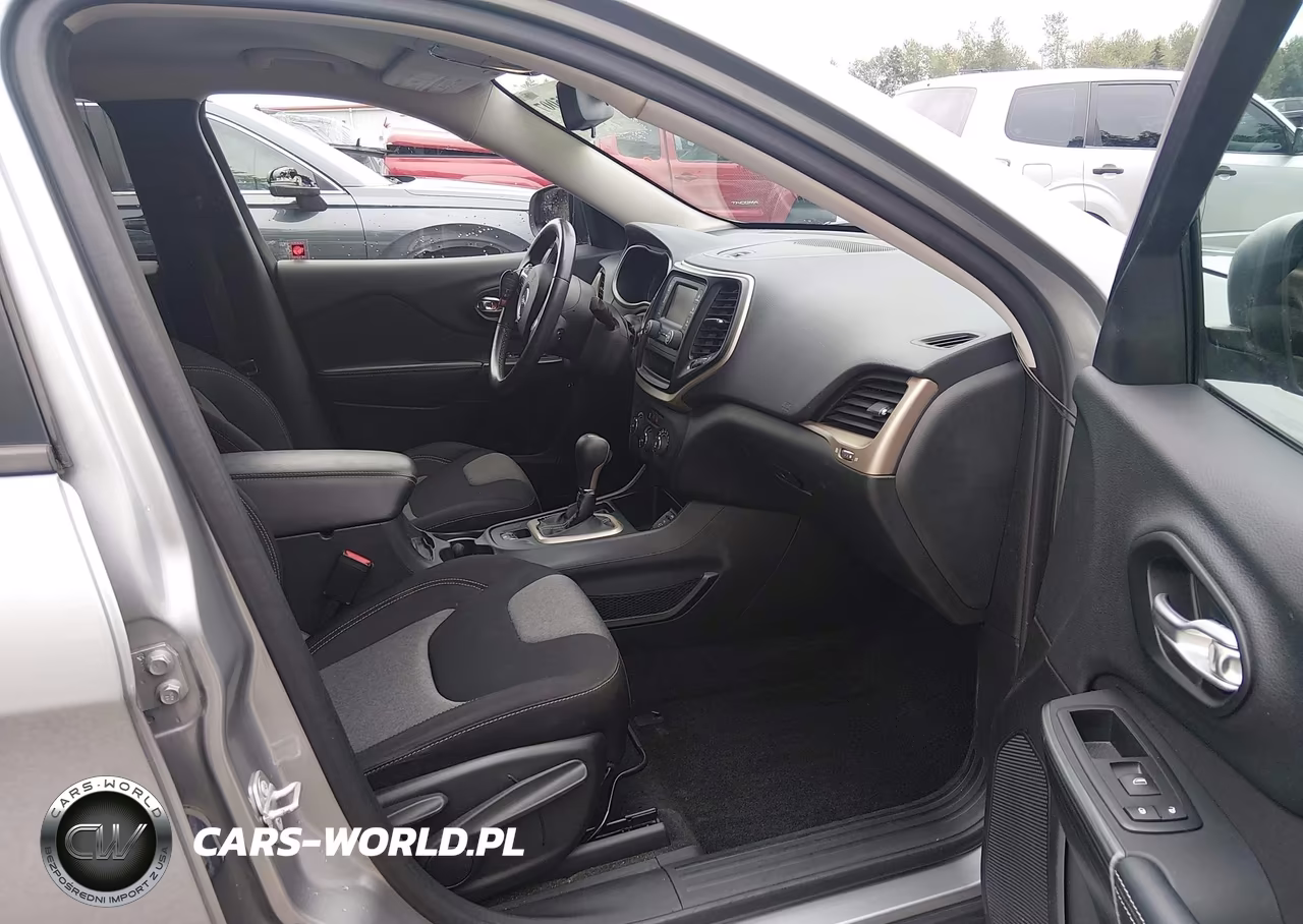 2015 Jeep Cherokee Sport VIN:1C4PJLAB0FW689217 - 17