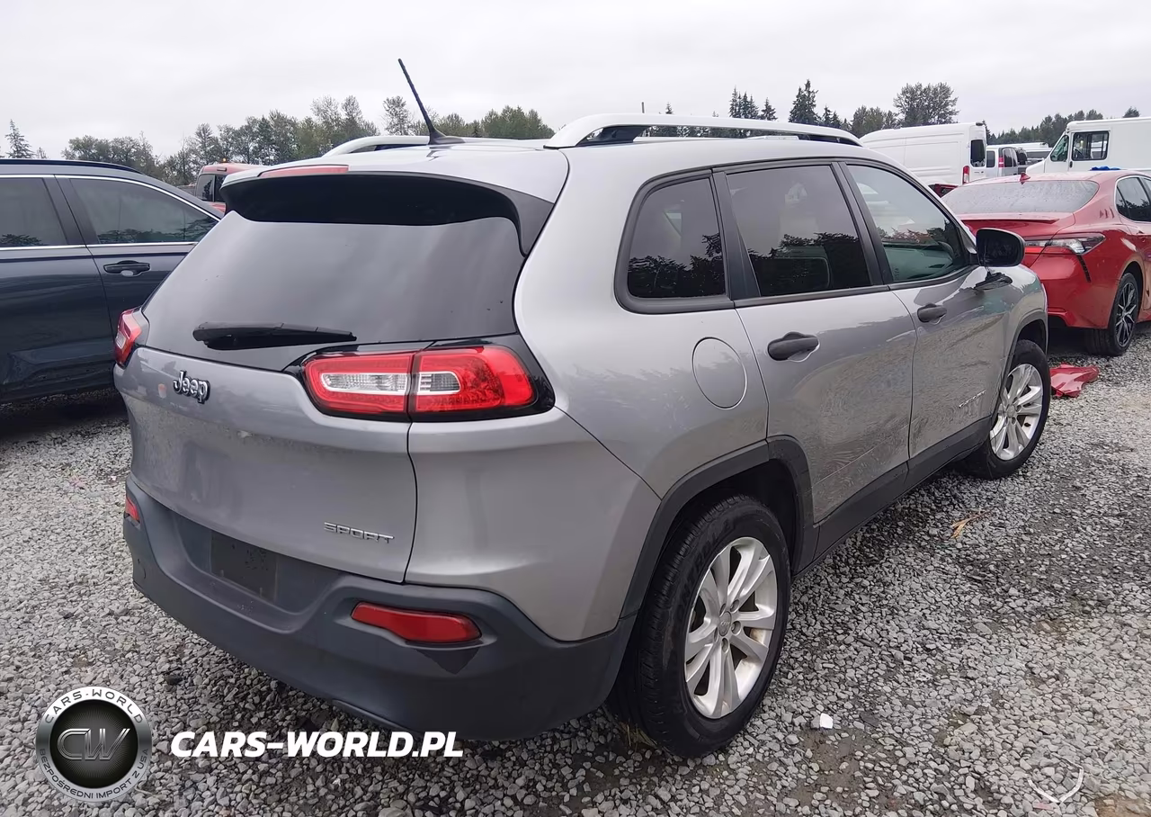 2015 Jeep Cherokee Sport VIN:1C4PJLAB0FW689217 - 4