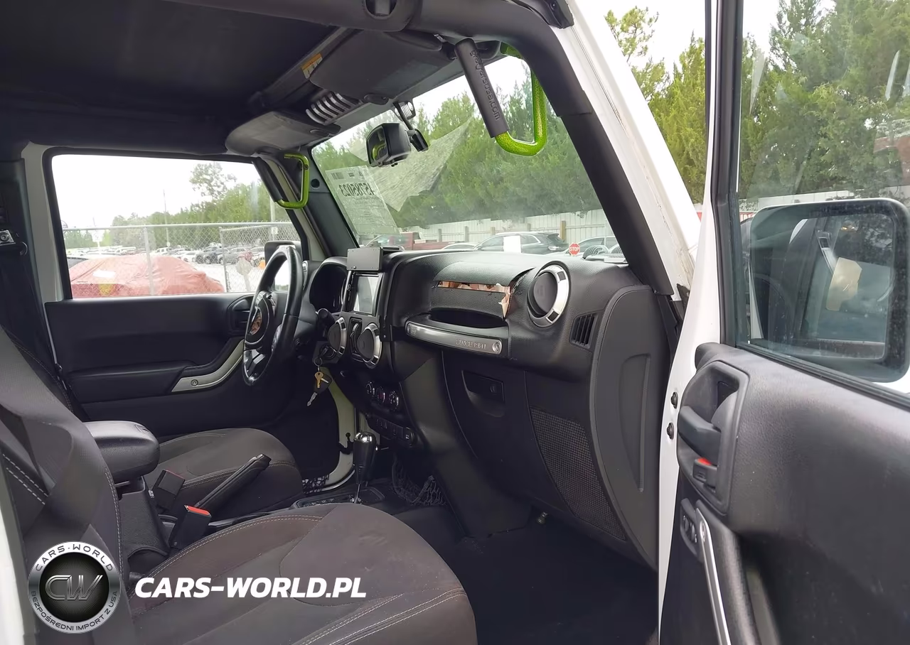 2015 Jeep Wrangler Unlimited Rubicon VIN:1C4BJWFG7FL515095 - 5