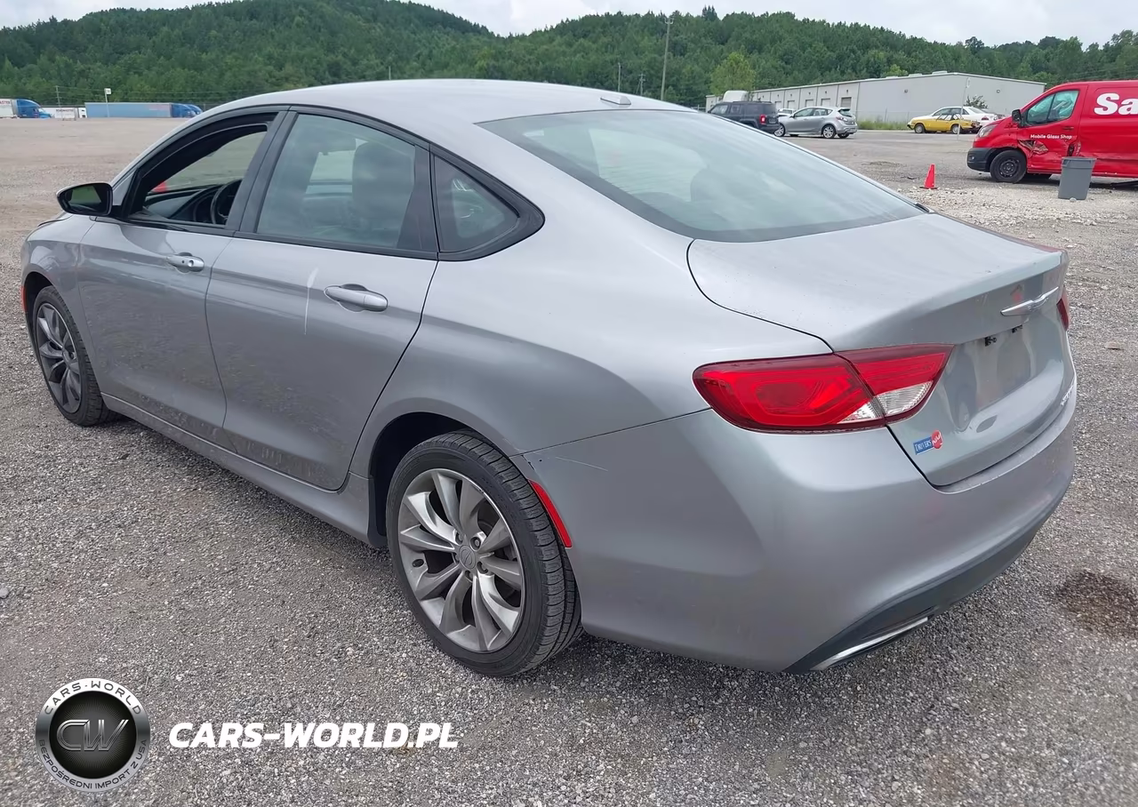2015 Chrysler 200 S VIN:1C3CCCBG0FN517654 - 3