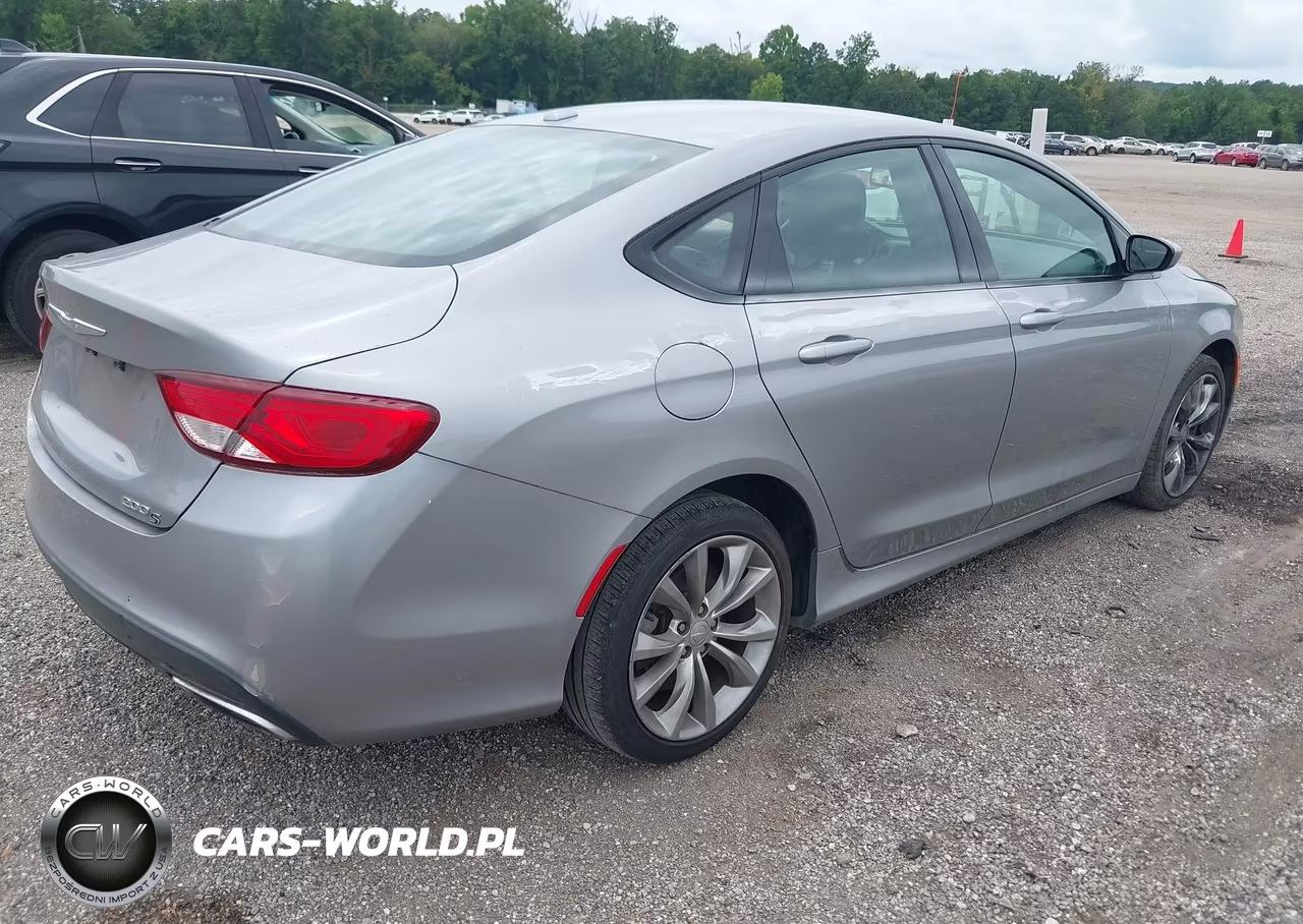 2015 Chrysler 200 S VIN:1C3CCCBG0FN517654 - 4