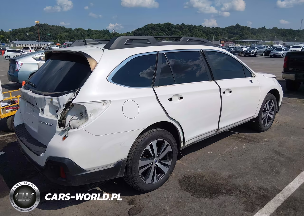 2018 Subaru Outback 2.5I Limited VIN:4S4BSANC5J3311575 - 4