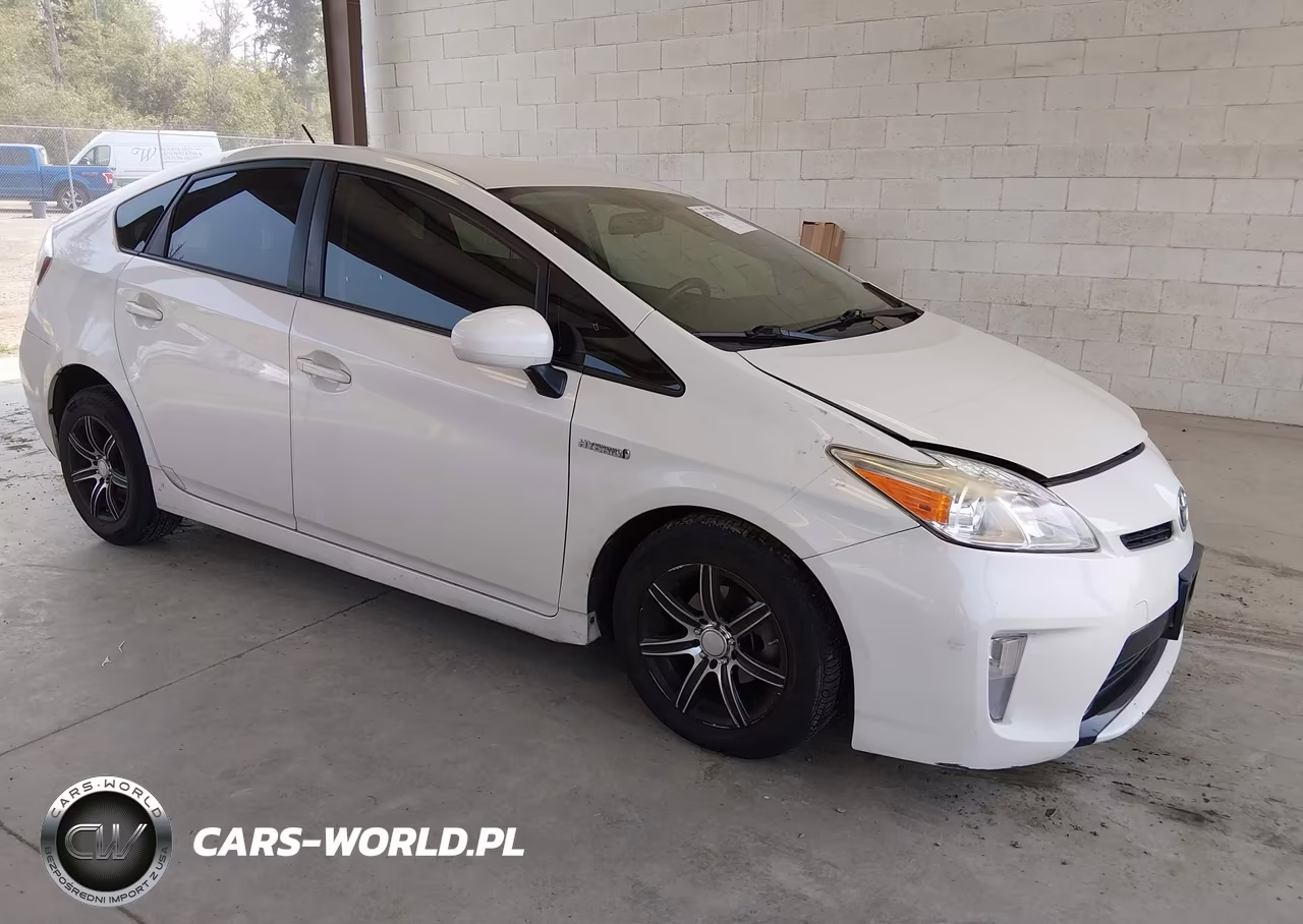 2015 Toyota Prius Two – zdjęcie 1 z 16